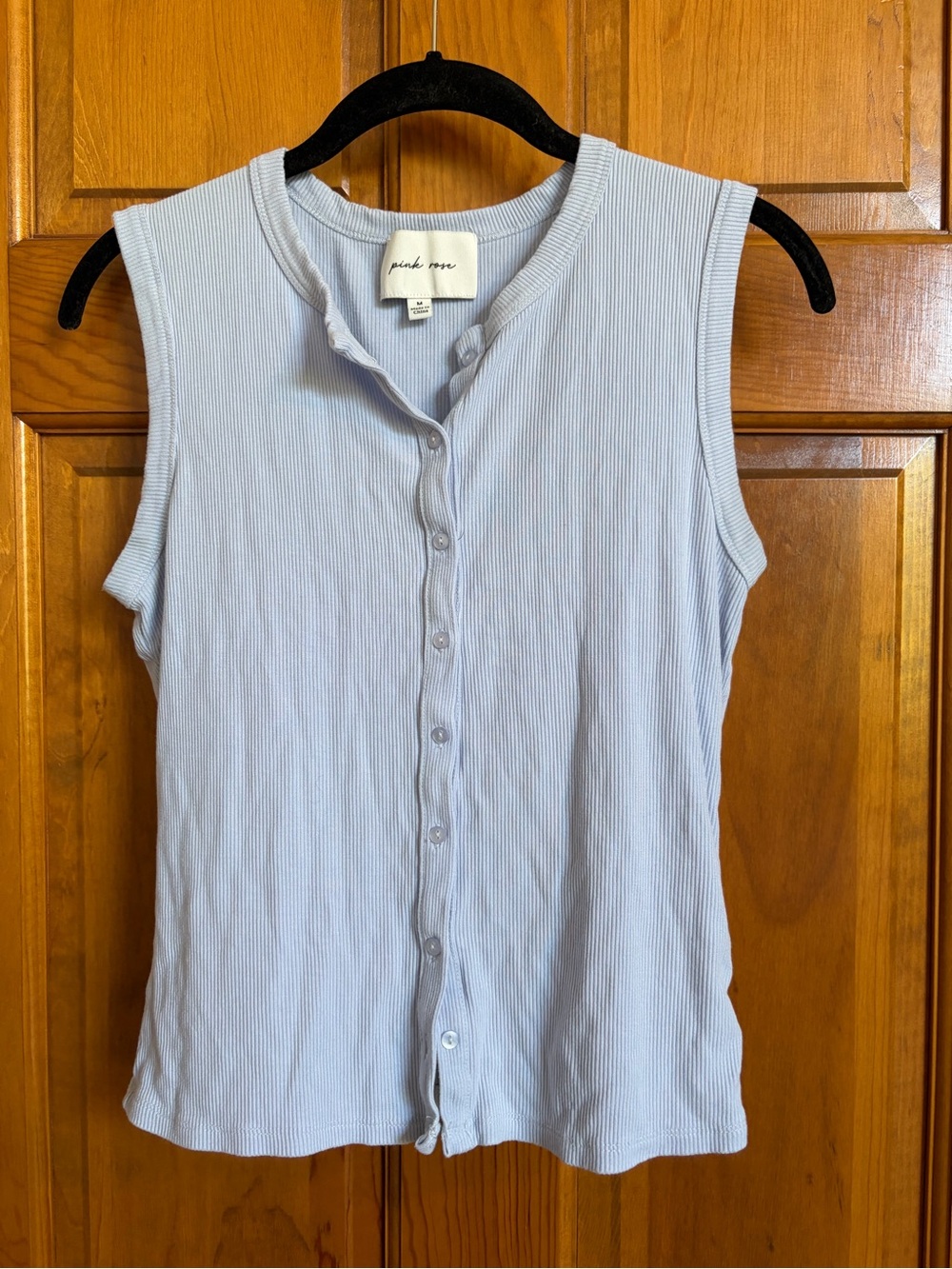 🔥 SALE! 5 for $20 🛍️ Pink Rose Light Blue Ribbed Button-Front Tank